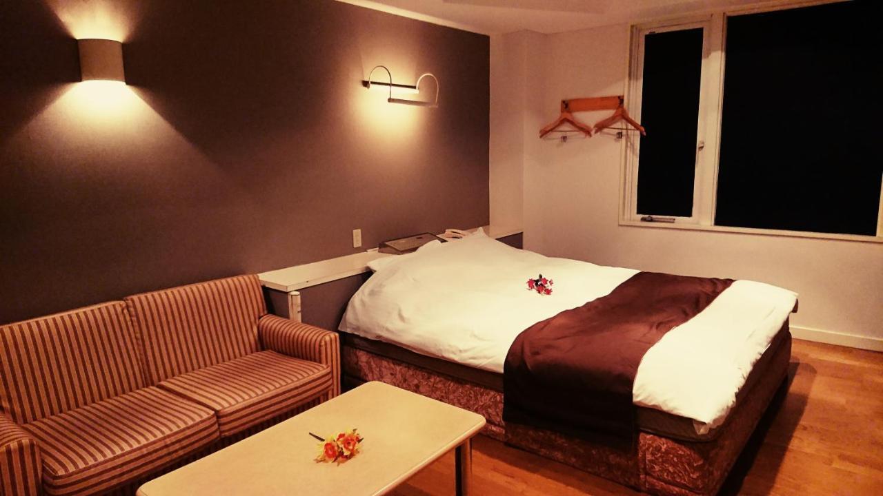 Aloha Inn Aine (Adults Only) فوكوتشياما المظهر الخارجي الصورة
