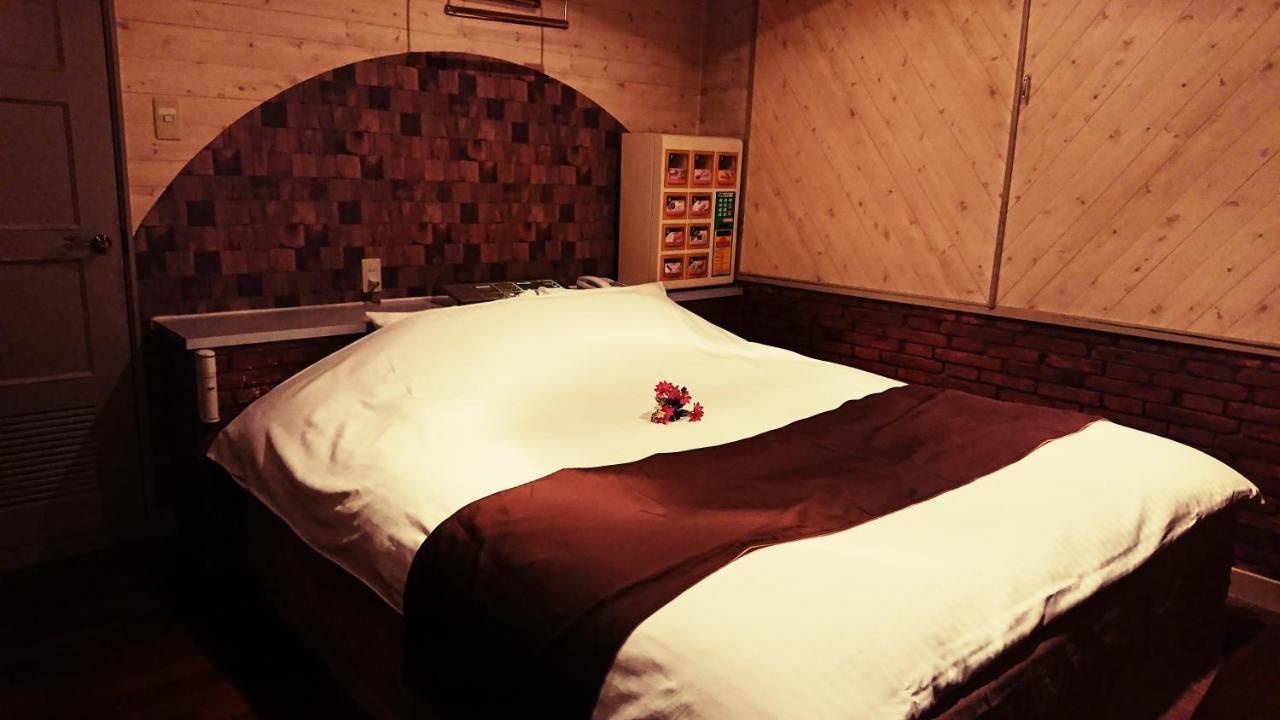 Aloha Inn Aine (Adults Only) فوكوتشياما المظهر الخارجي الصورة